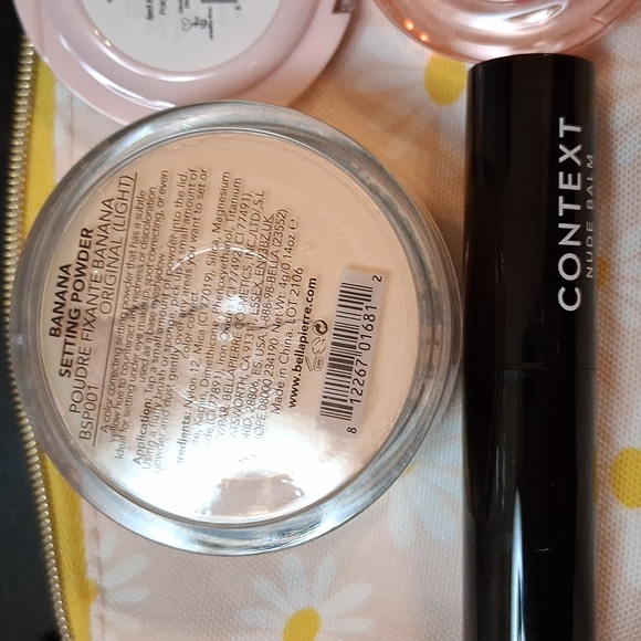 Makeup Bundle - Picture 4 of 9